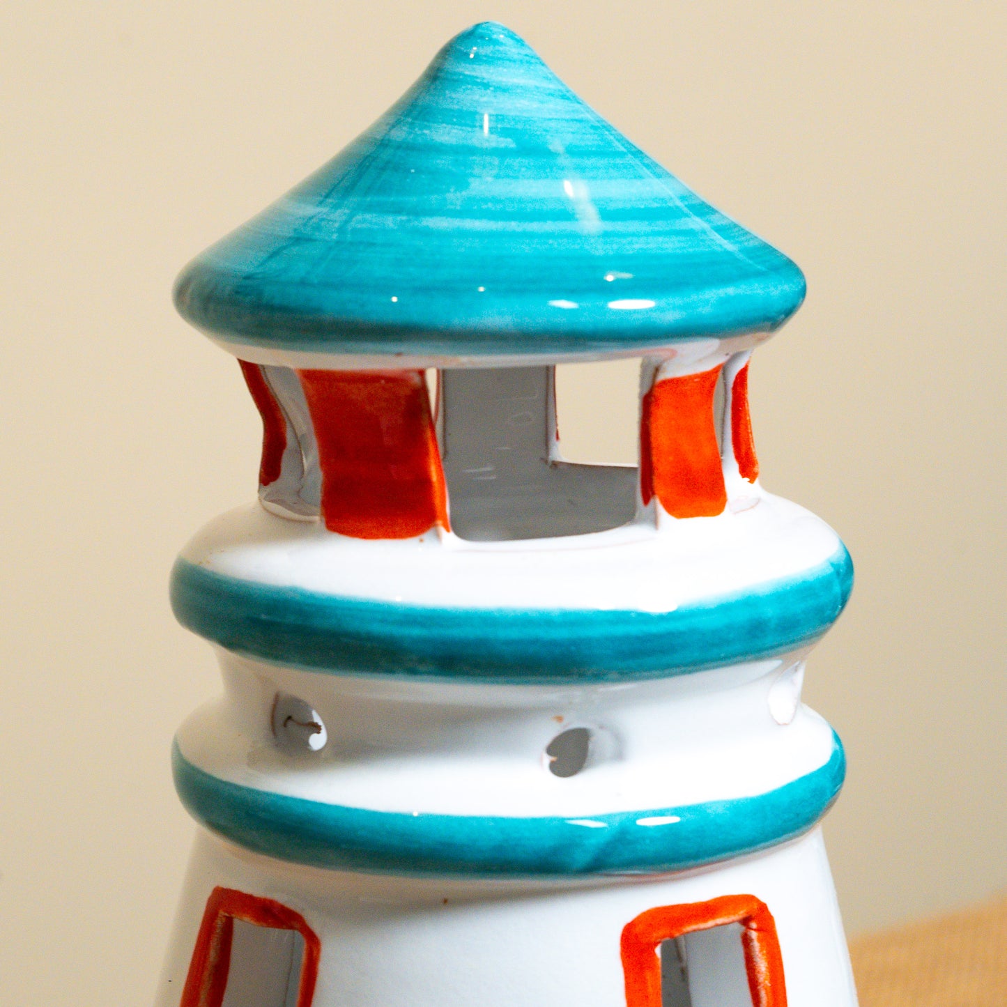 Faro in ceramica